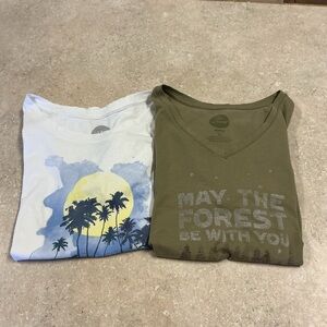 Life Is Good Lot 2 SZ M Women’s Tshirt Graphic Print Tops White & Green